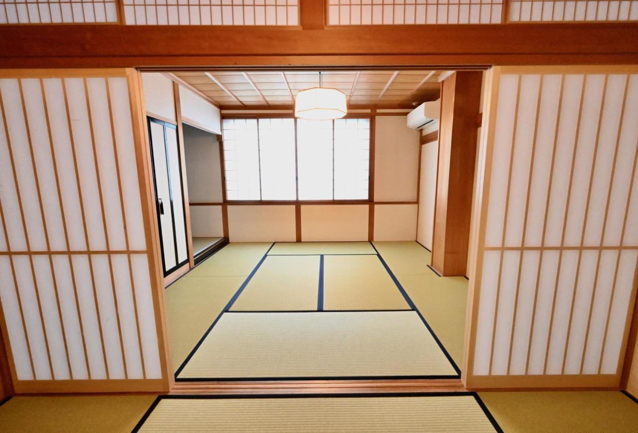 Manabi-Stay Takayama Sakura 提携駐車場利用可 古い町並みまで徒歩1分 最大9名宿泊可能な一等地で人工温泉を楽しむ Dış mekan fotoğraf